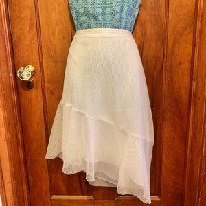 "Halston" white skirt, fishnet with lining, size NWT, 10